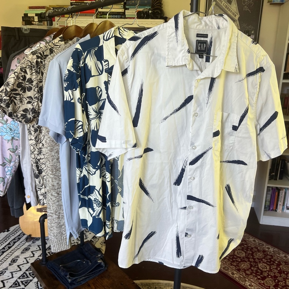 GAP short sleeve button down large